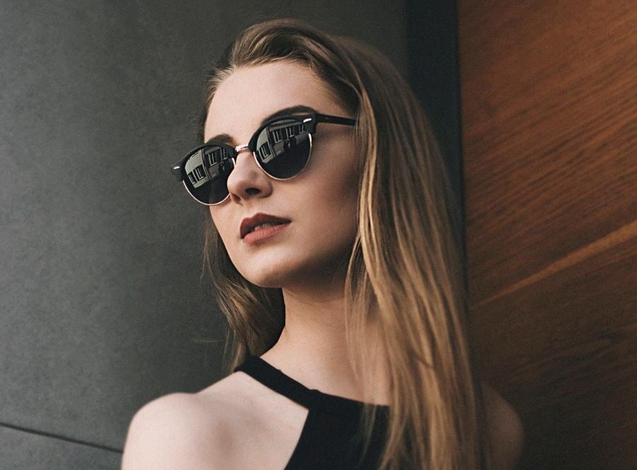 Model wearing Cateye frames